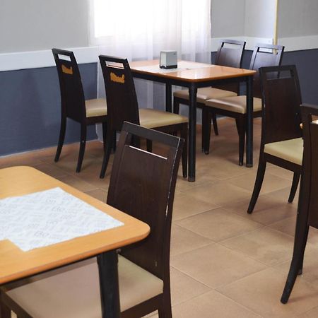 Hostal Gran Via Levante 托雷维耶哈 外观 照片