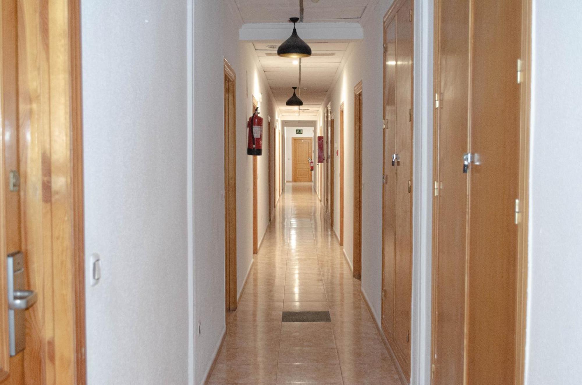Hostal Gran Via Levante 托雷维耶哈 外观 照片