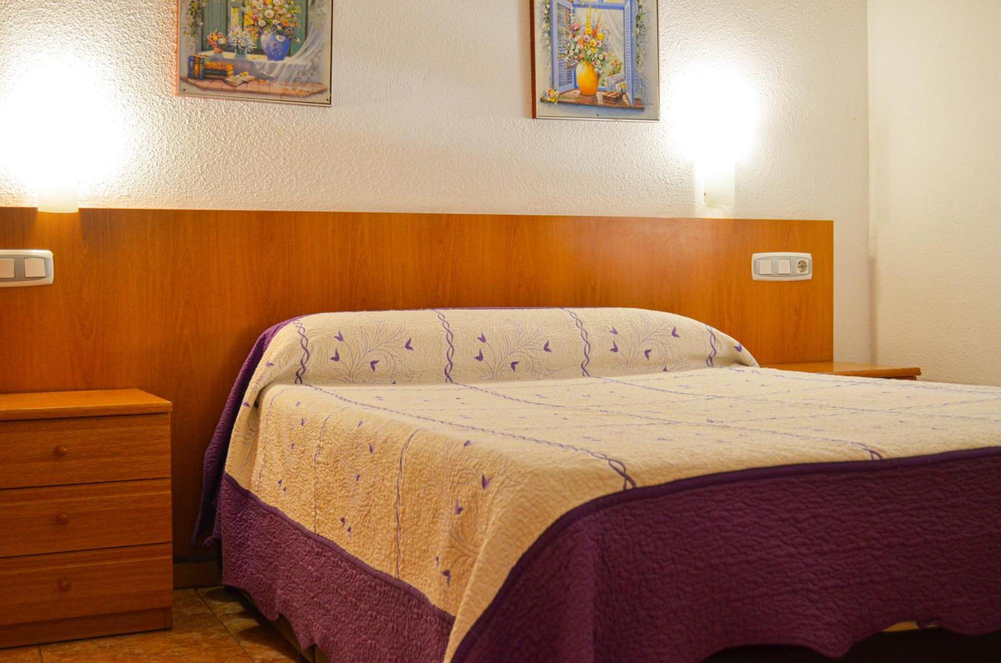 Hostal Gran Via Levante 托雷维耶哈 外观 照片